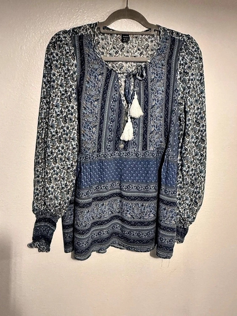 SHEIN Floral Tassel Blouse in Blue & White Size Medium